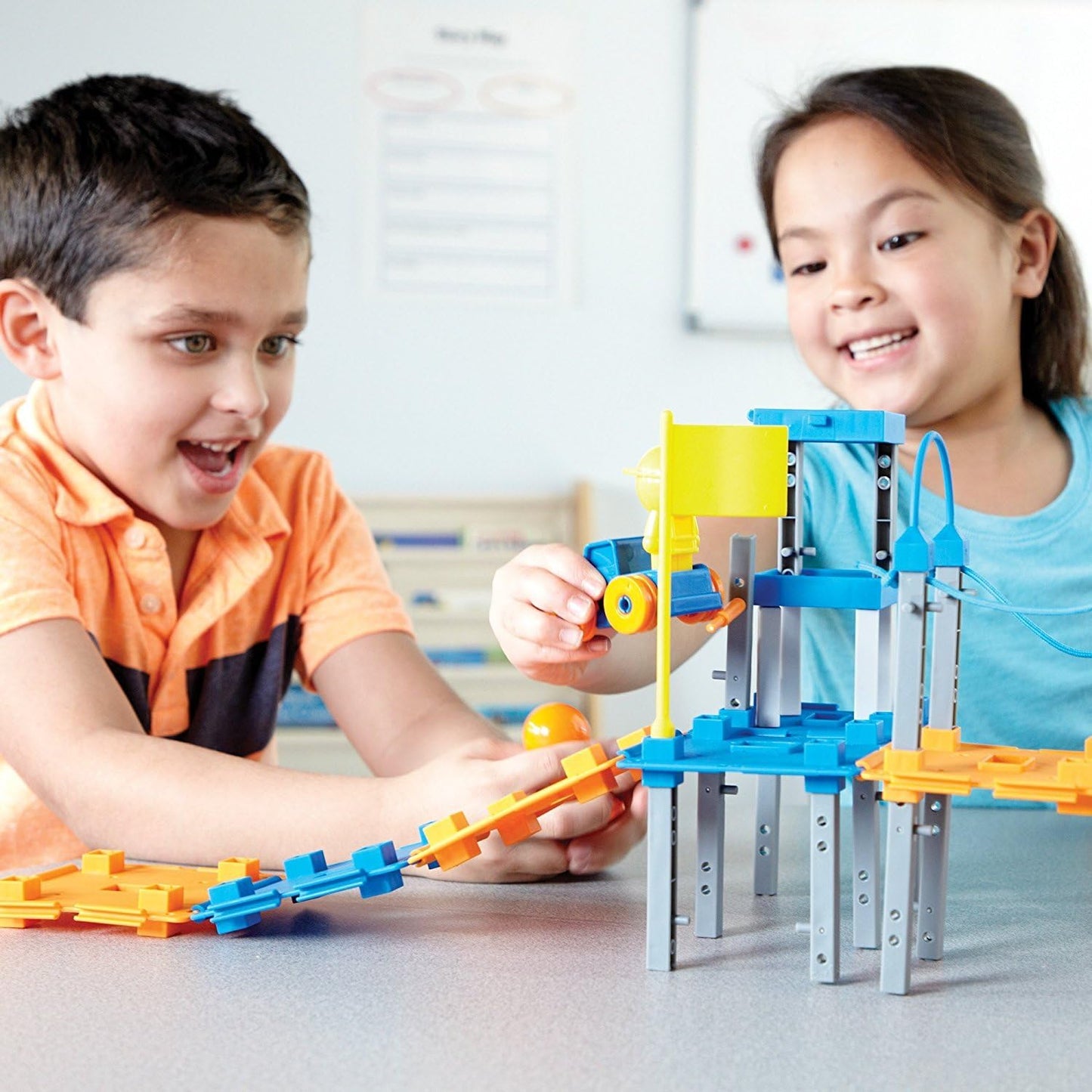 LEARNING RESOURCES CITY BUILDER- ENGINEERING SET